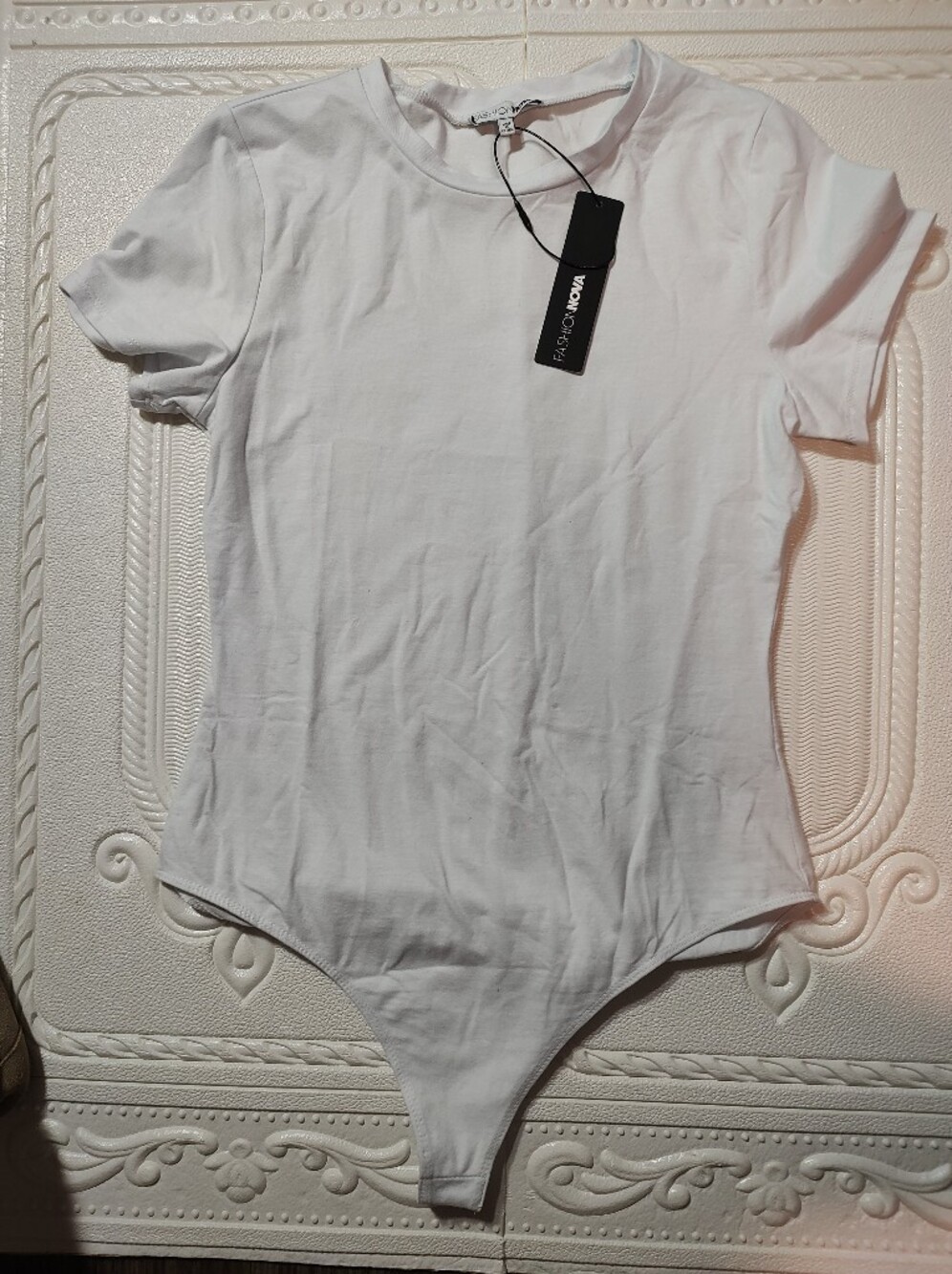 Fashion Nova White Short-Sleeve Bodysuit Size L NWT